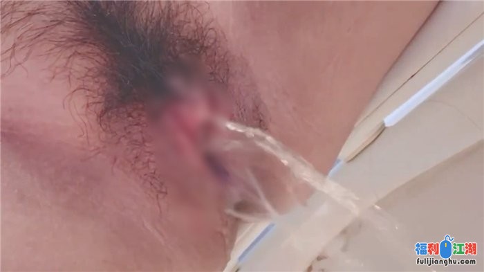 推特呲尿大比拼 各种妹妹放尿给你看 比比谁的穴嫩尿的远[某房原版]【1.11G】