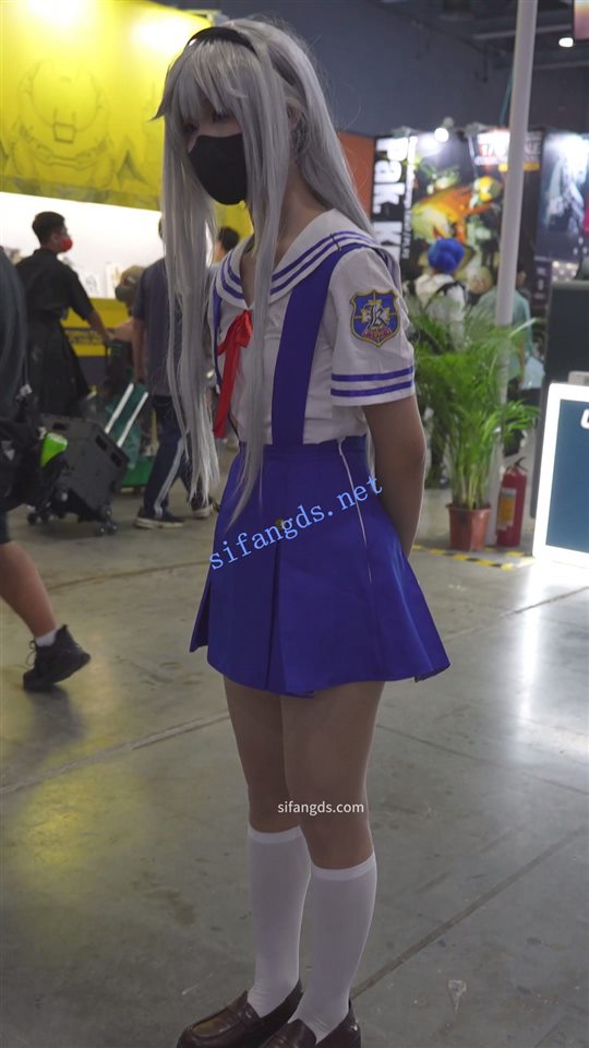 【永久专享】【xxn-318】超短制服小姐姐..透明肉丝..路人视角直接露内裤【1V】【566M】