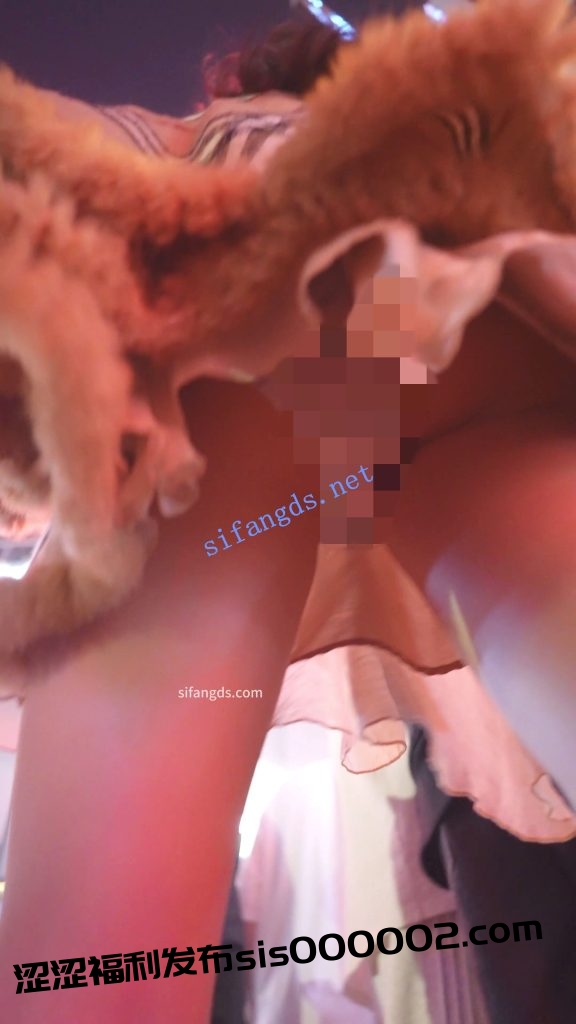 (BC-AA-589)蕾丝裙美女无缝衔接约会两男生..微透圆点内前后CD【1V】【343M】